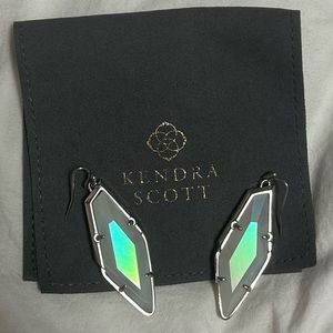 Kendra Scott Belinda stud earrings - excellent condition